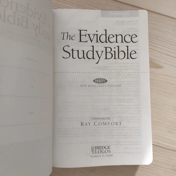 NEW The Evidence Study Bible - Picture 4 of 4